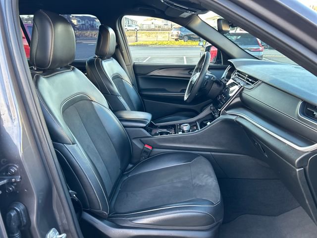 Used 2023 Jeep Grand Cherokee L Laredo image 13