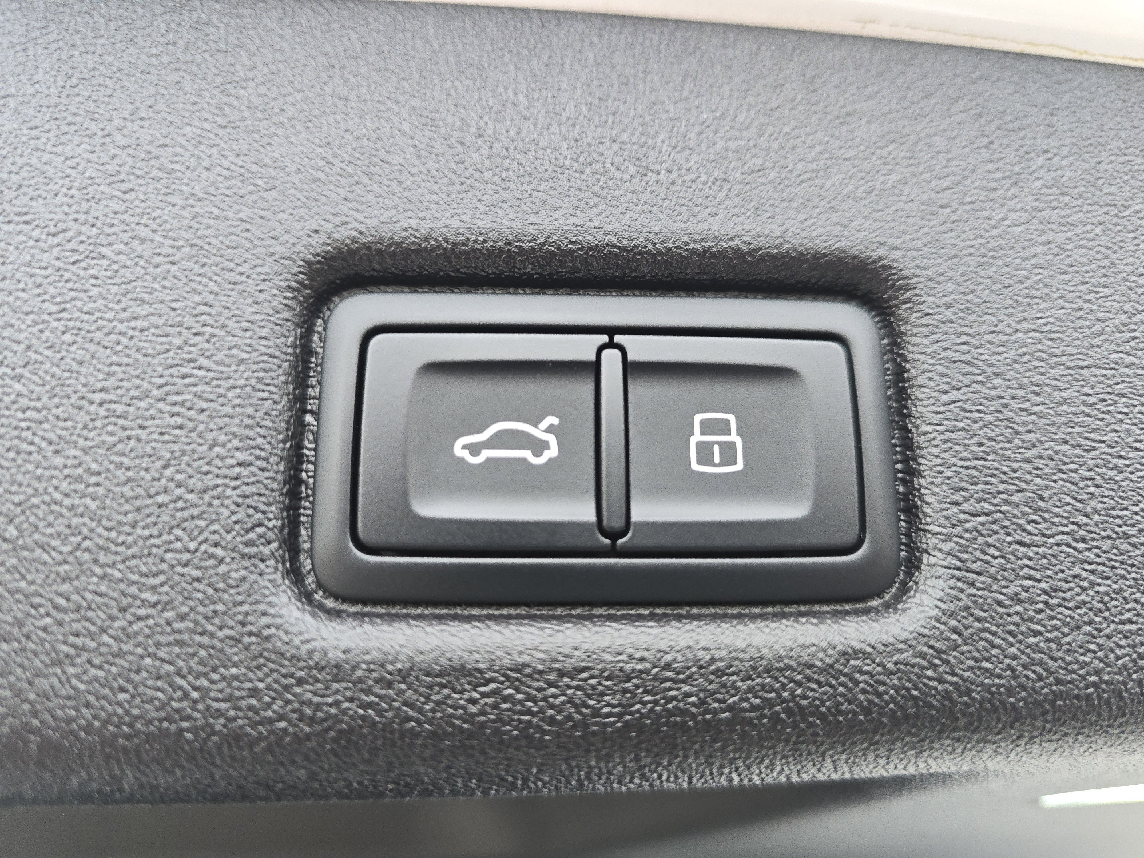 Certified 2025 Audi Q5 Premium w/ Convenience Package image 19