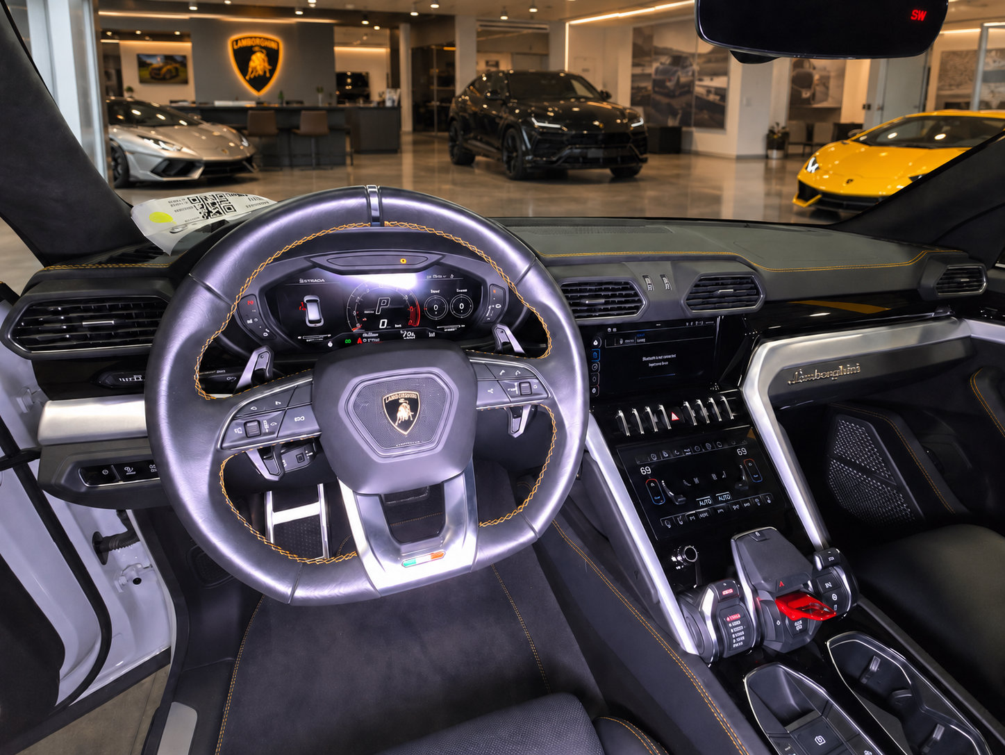 Used 2024 Lamborghini Urus S AWD/4WD image 3