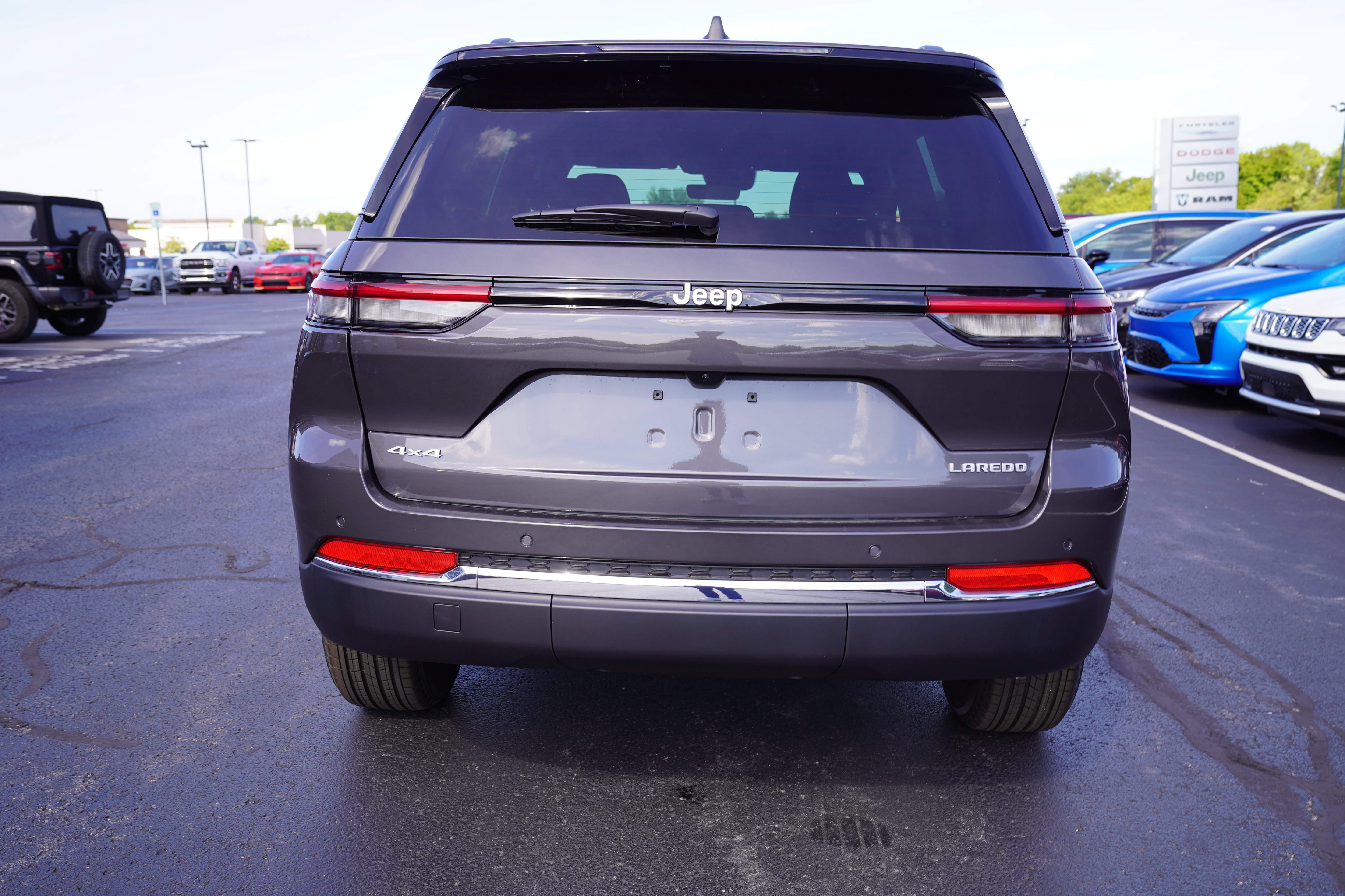 New 2026 Jeep Grand Cherokee Laredo X AWD/4WD image 6