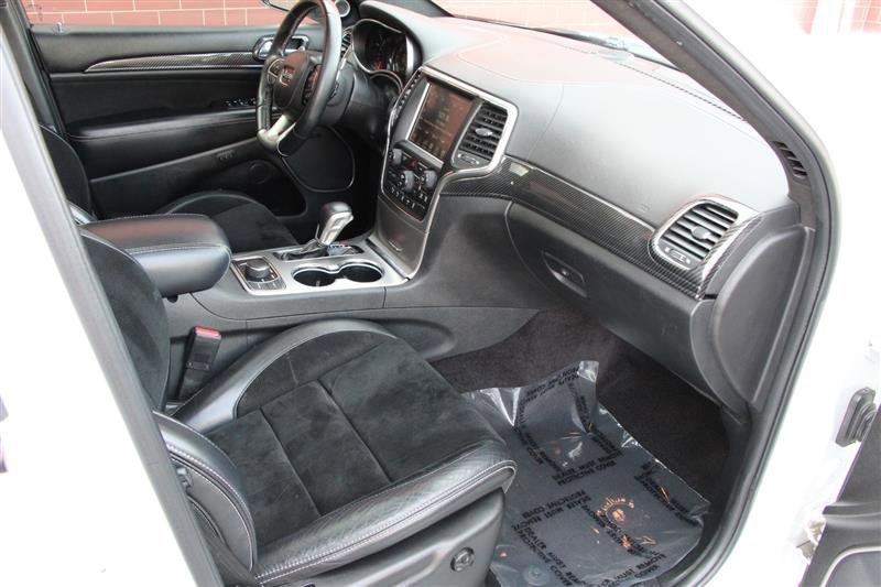 Used 2017 Jeep Grand Cherokee SRT image 12