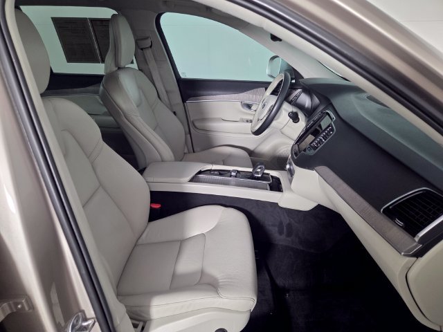 Used 2023 Volvo XC90 B6 Plus w/ Protection Package Premier AWD/4WD image 31