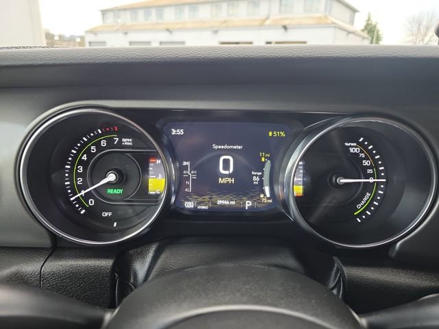 Used 2023 Jeep Wrangler Unlimited w/ Cold Weather Group image 19