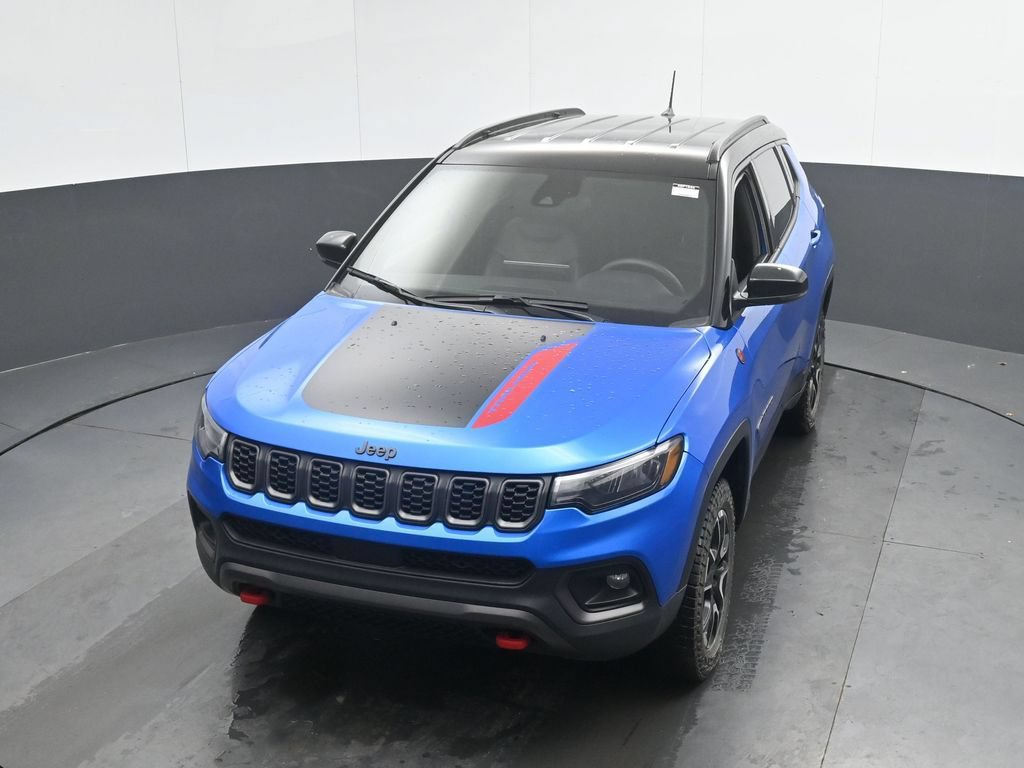 Used 2025 Jeep Compass Trailhawk AWD/4WD image 35