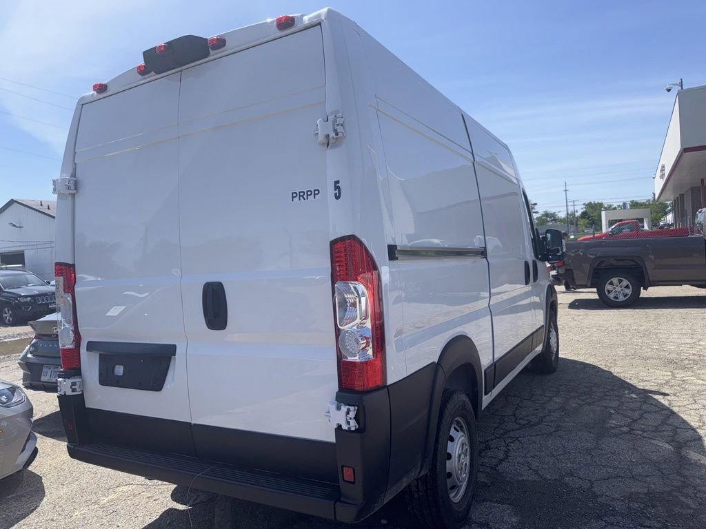 Used 2023 RAM ProMaster 2500 w/ Convenience Group FWD image 4