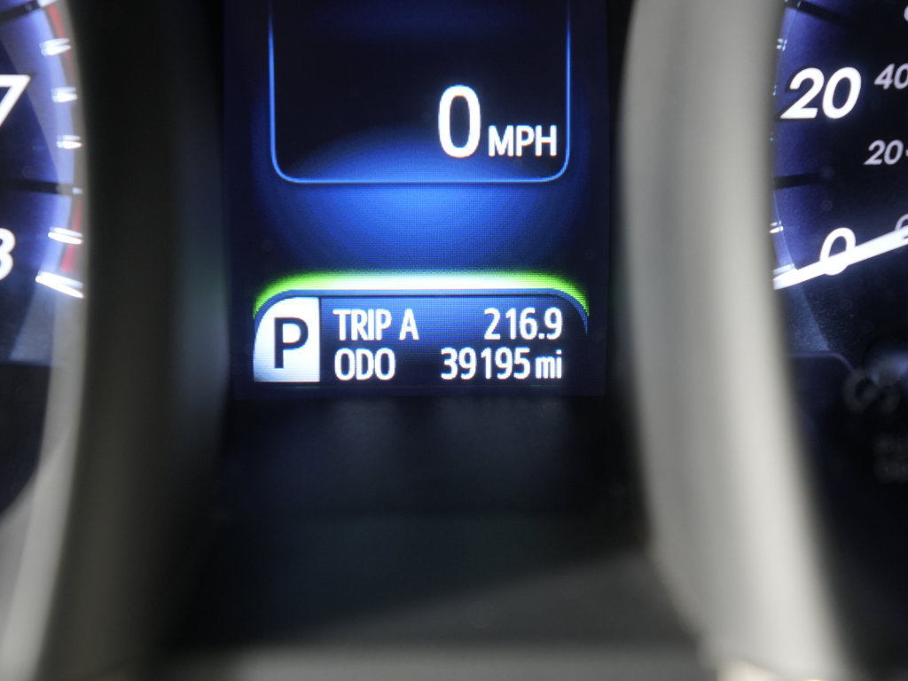 Used 2015 Toyota Avalon Limited w/ Technology Package FWD image 19