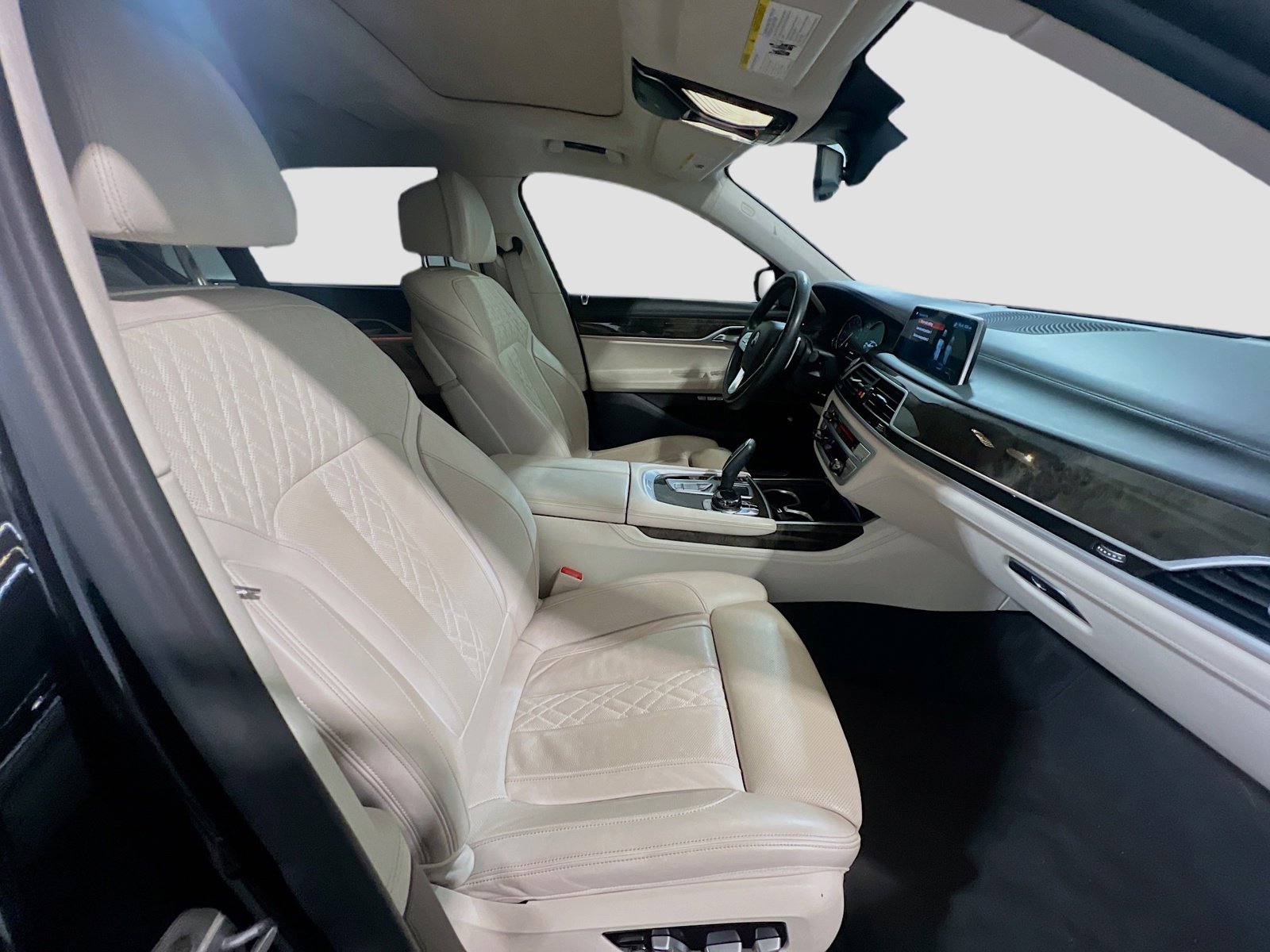 Used 2018 BMW 750i 750i image 23