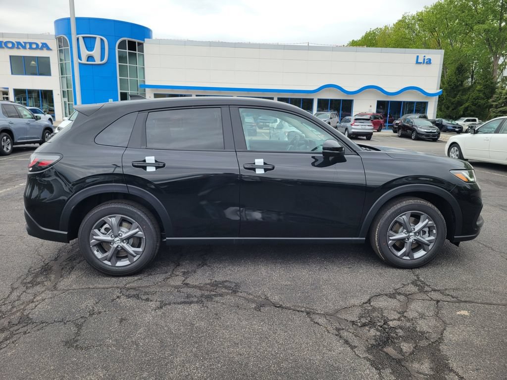 New 2027 Honda HR-V LX image 2