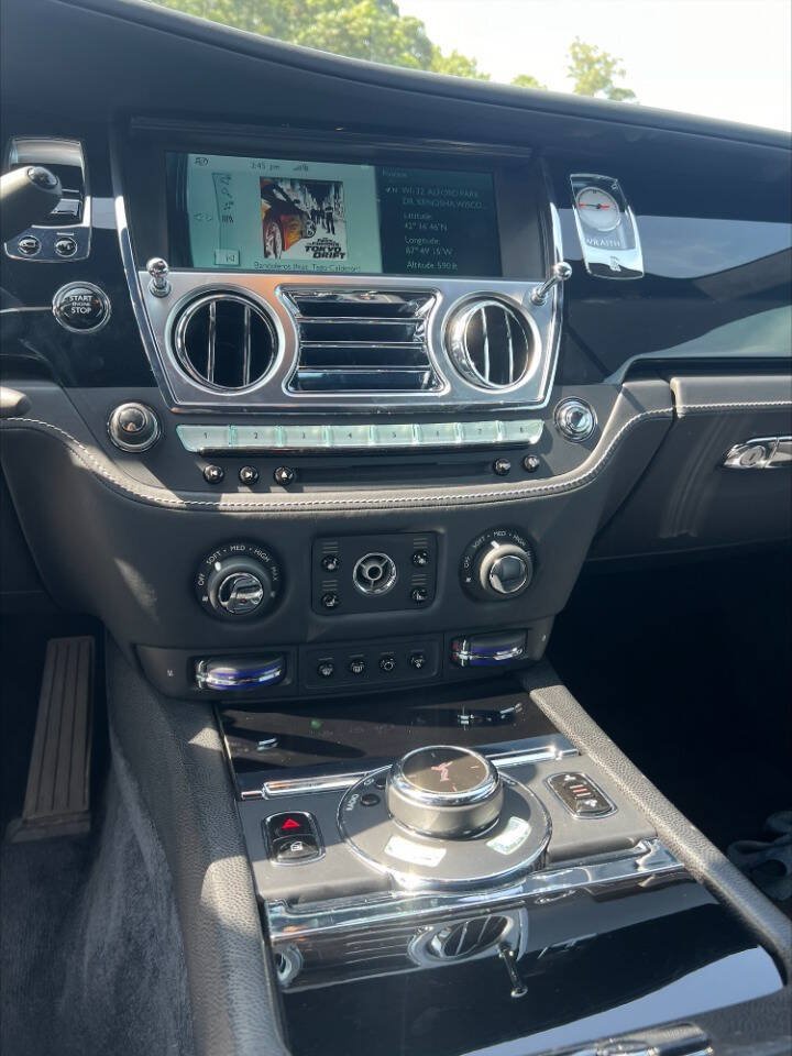 Used 2016 Rolls-Royce Wraith RWD image 23