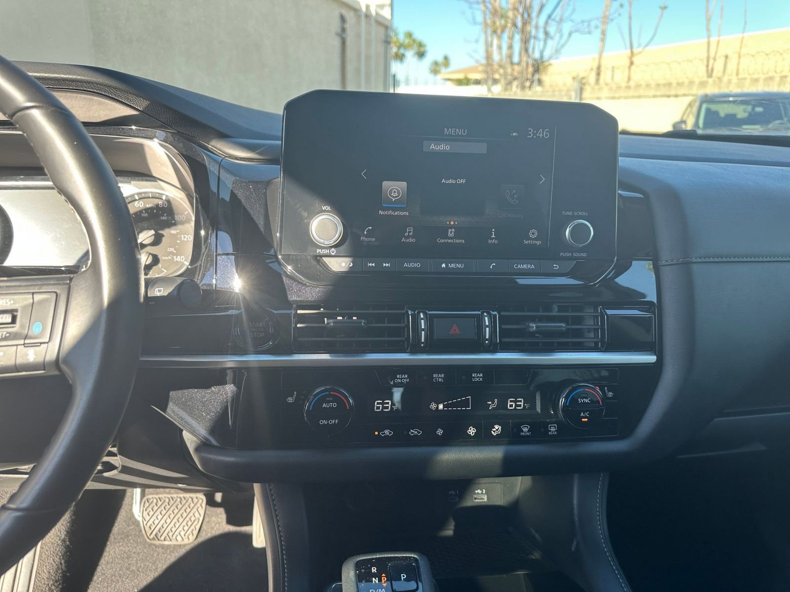 Used 2025 Nissan Pathfinder SV image 17