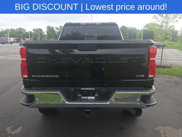 Used 2025 Chevrolet Silverado 2500 LTZ w/ LTZ Plus Package AWD/4WD image 13