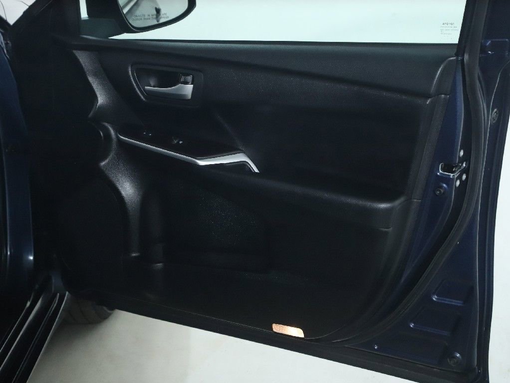 Used 2017 Toyota Camry XLE image 32