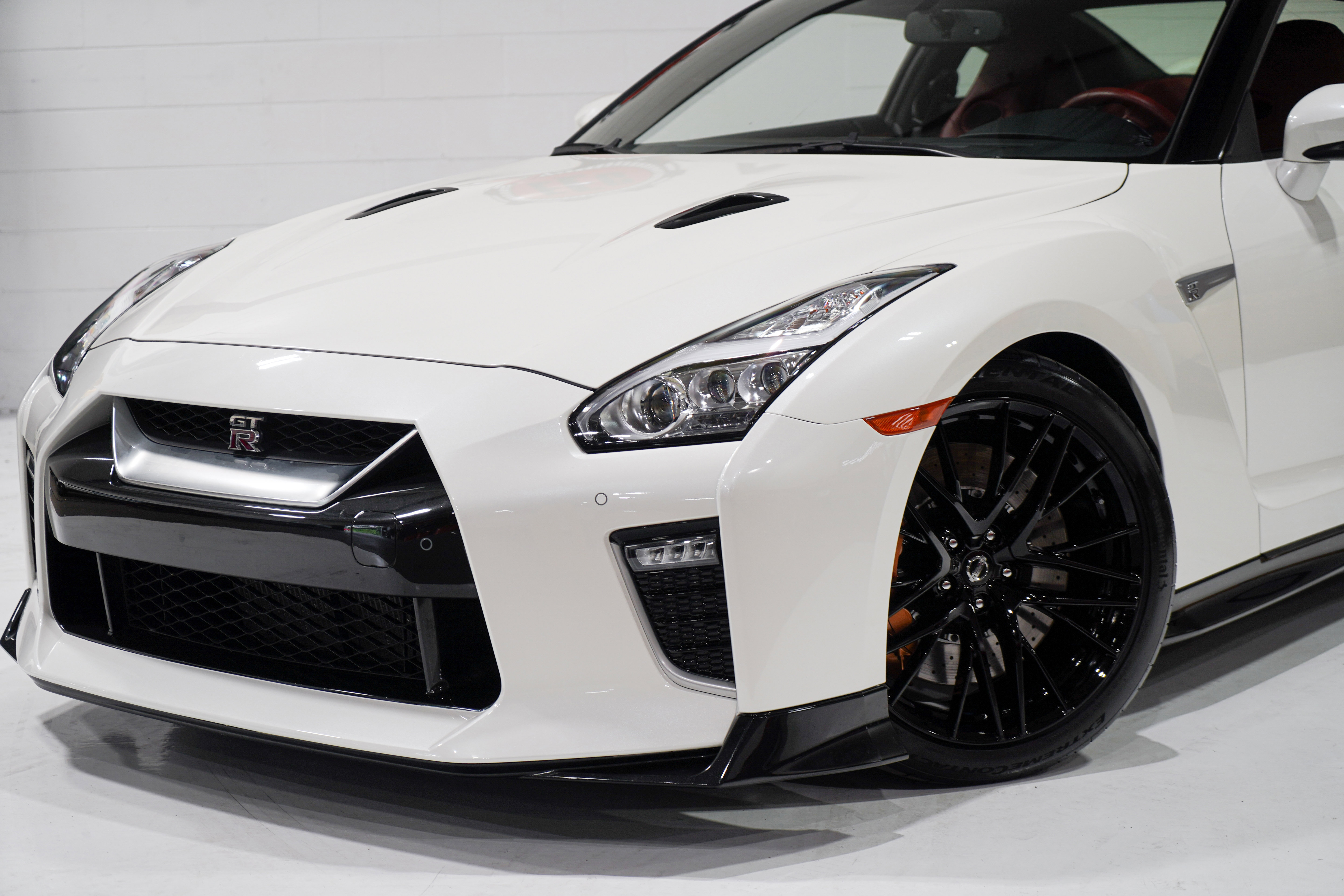 Used 2021 Nissan GT-R Premium AWD/4WD image 31