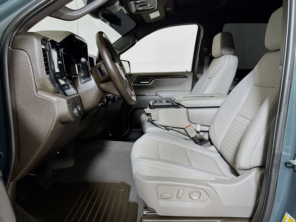 Certified 2025 Chevrolet Silverado 1500 LT w/ Safety Package image 19