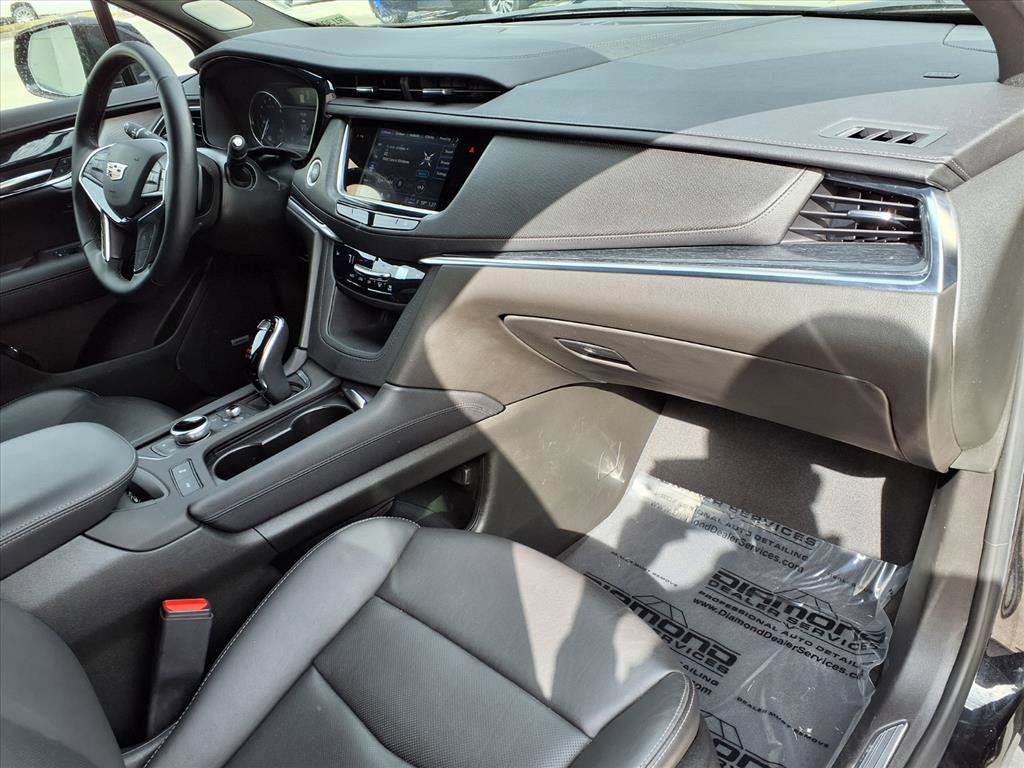 Certified 2025 Cadillac XT5 Premium Luxury image 8