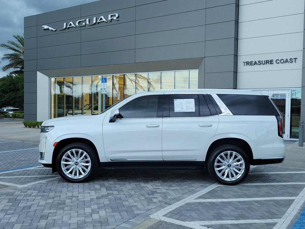 Used 2024 Cadillac Escalade Luxury RWD image 2