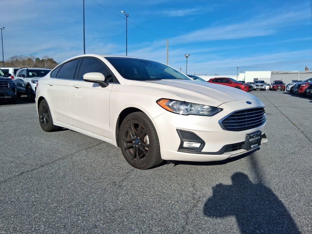 Used 2020 Ford Fusion SE w/ Equipment Group 151A image 3