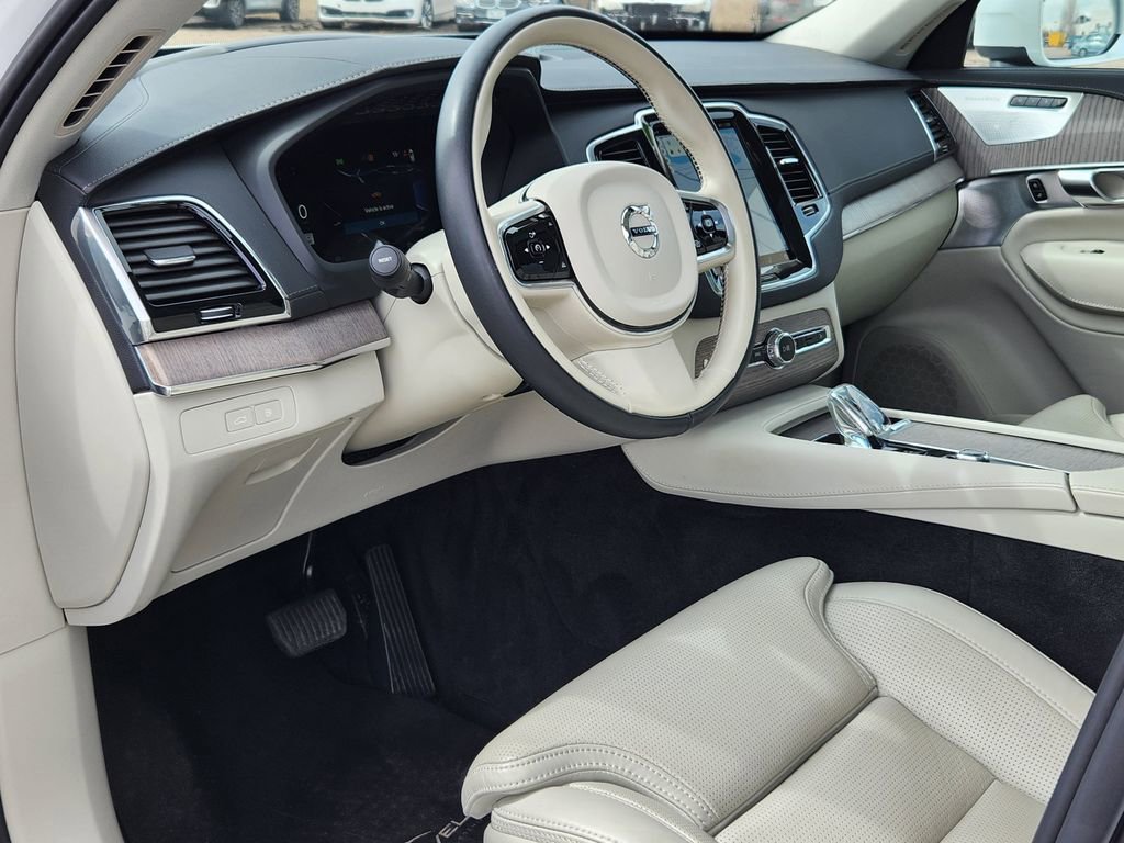 Used 2023 Volvo XC90 T8 Ultimate image 7