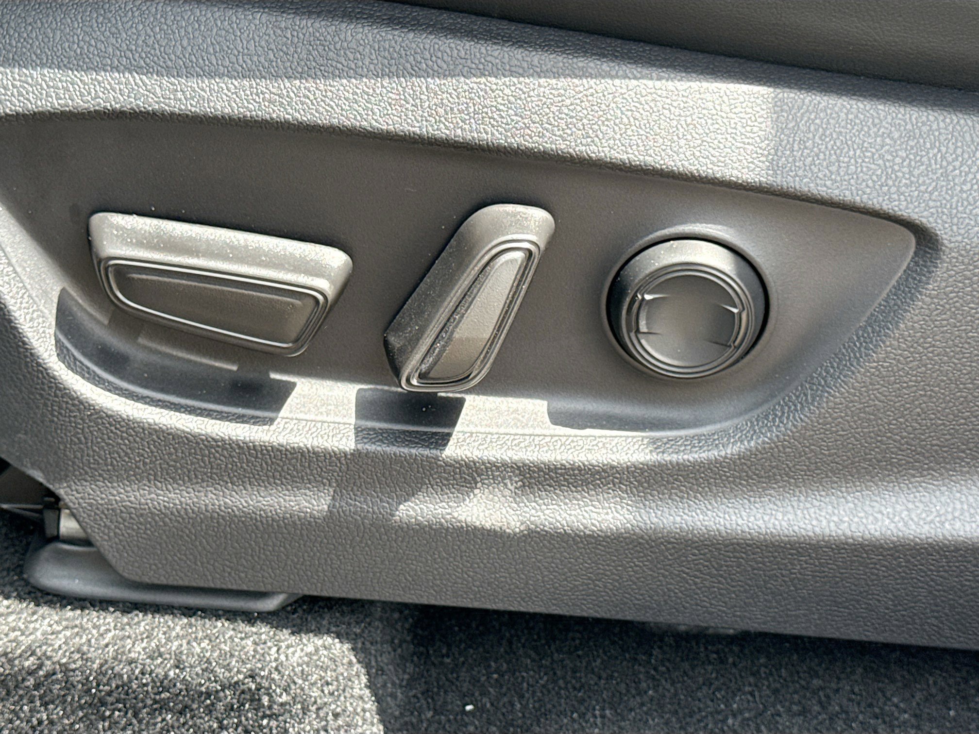 Used 2025 Toyota Crown XLE image 24