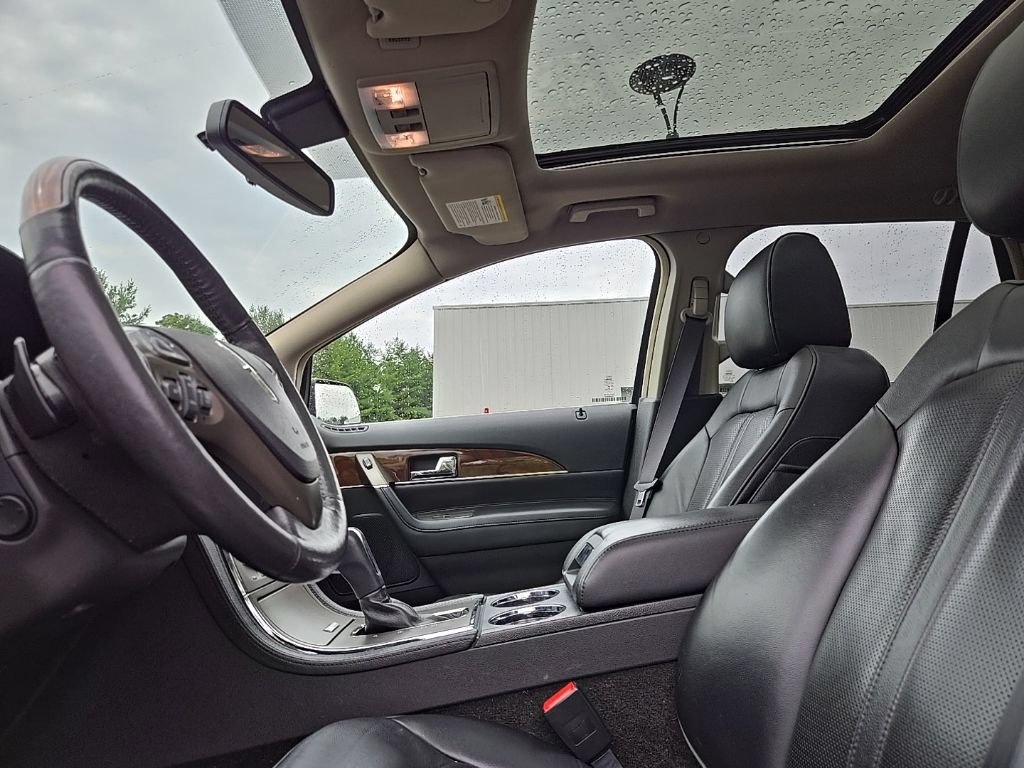 Used 2014 Lincoln MKX AWD w/ Equipment Group 102A image 34