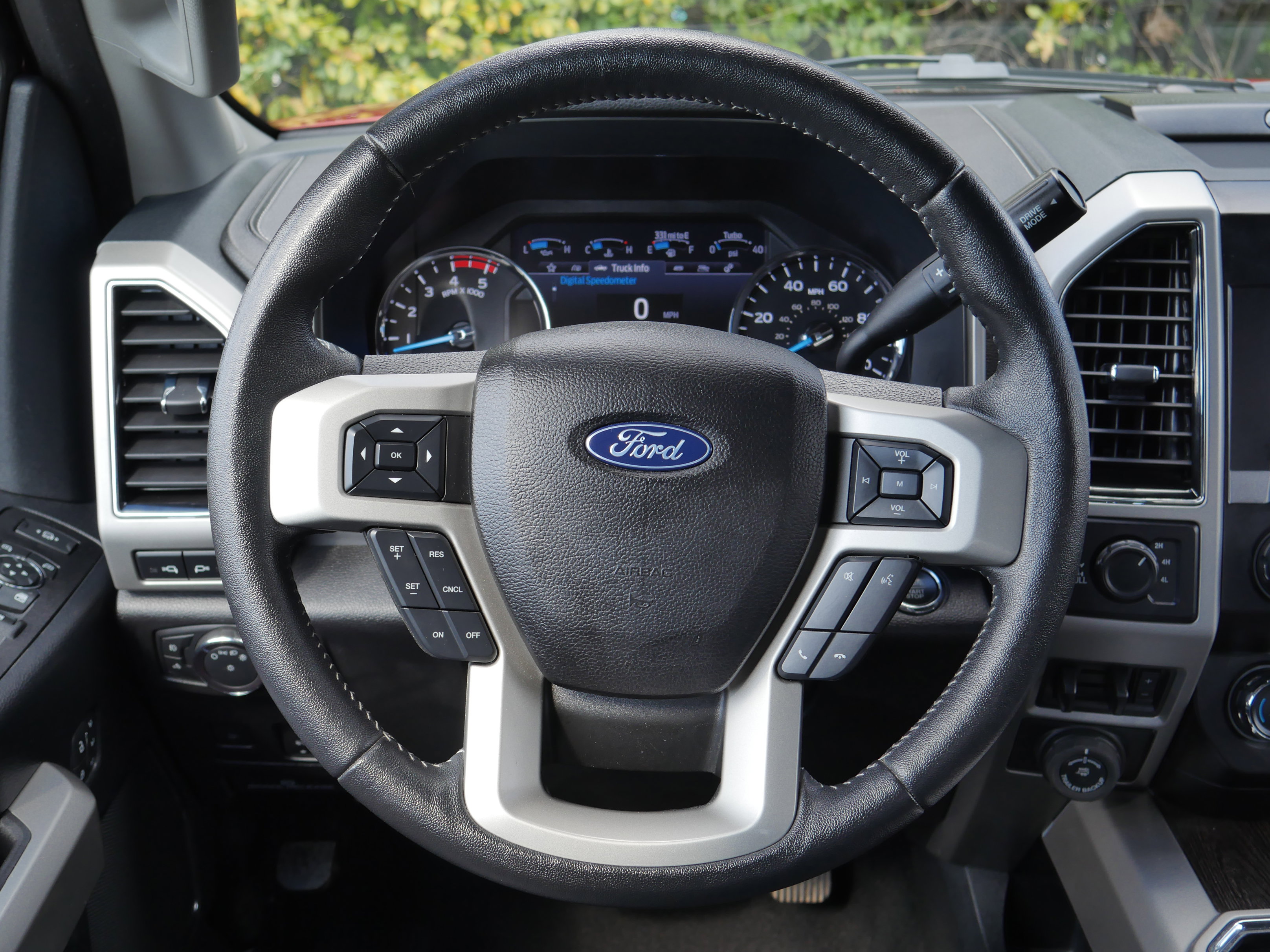 Certified 2020 Ford F350 Lariat w/ Lariat Ultimate Package image 13