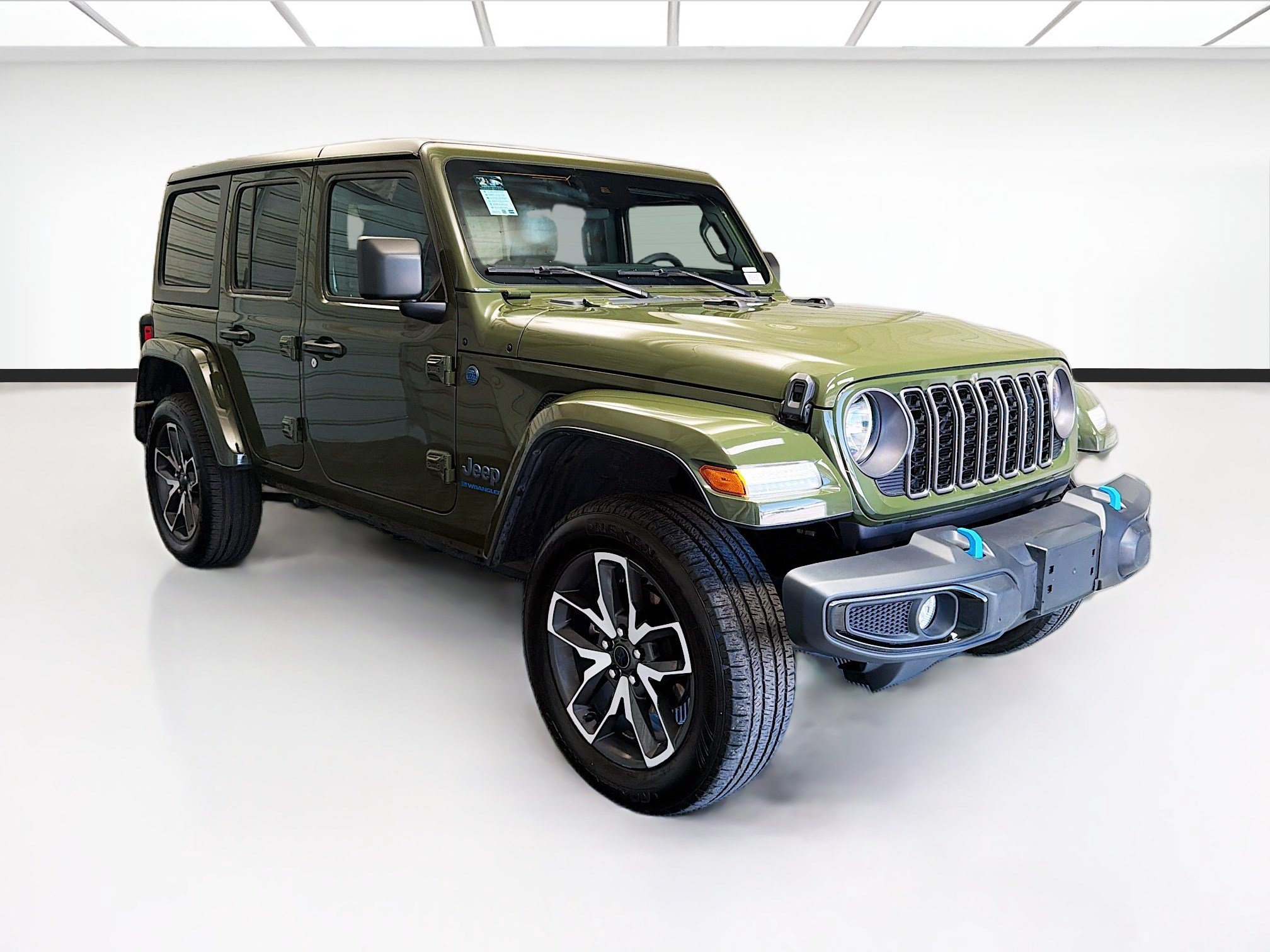 Used 2024 Jeep Wrangler Unlimited AWD/4WD image 3