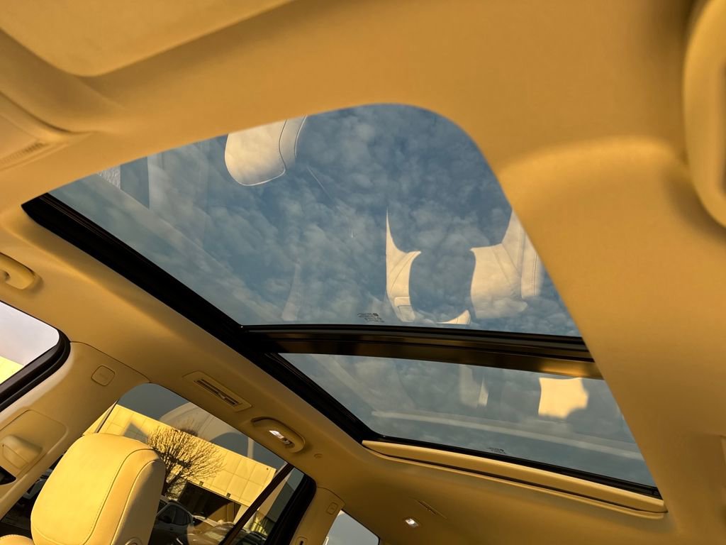 Certified 2023 Cadillac XT6 Premium Luxury image 18