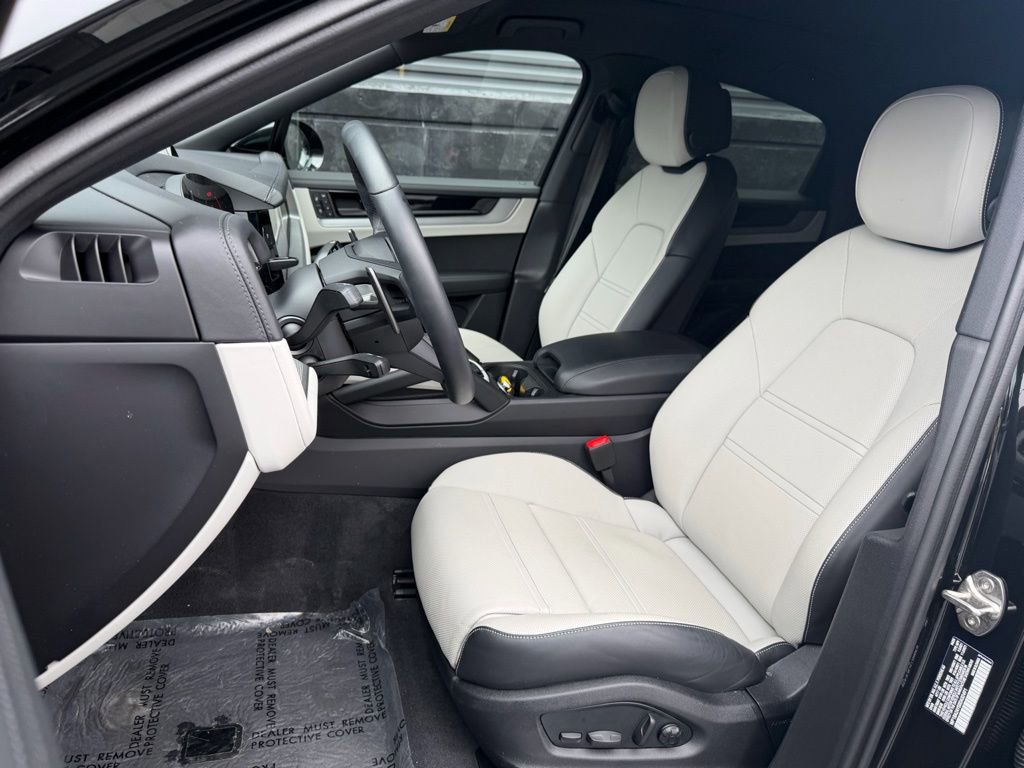Certified 2025 Porsche Cayenne Coupe image 5