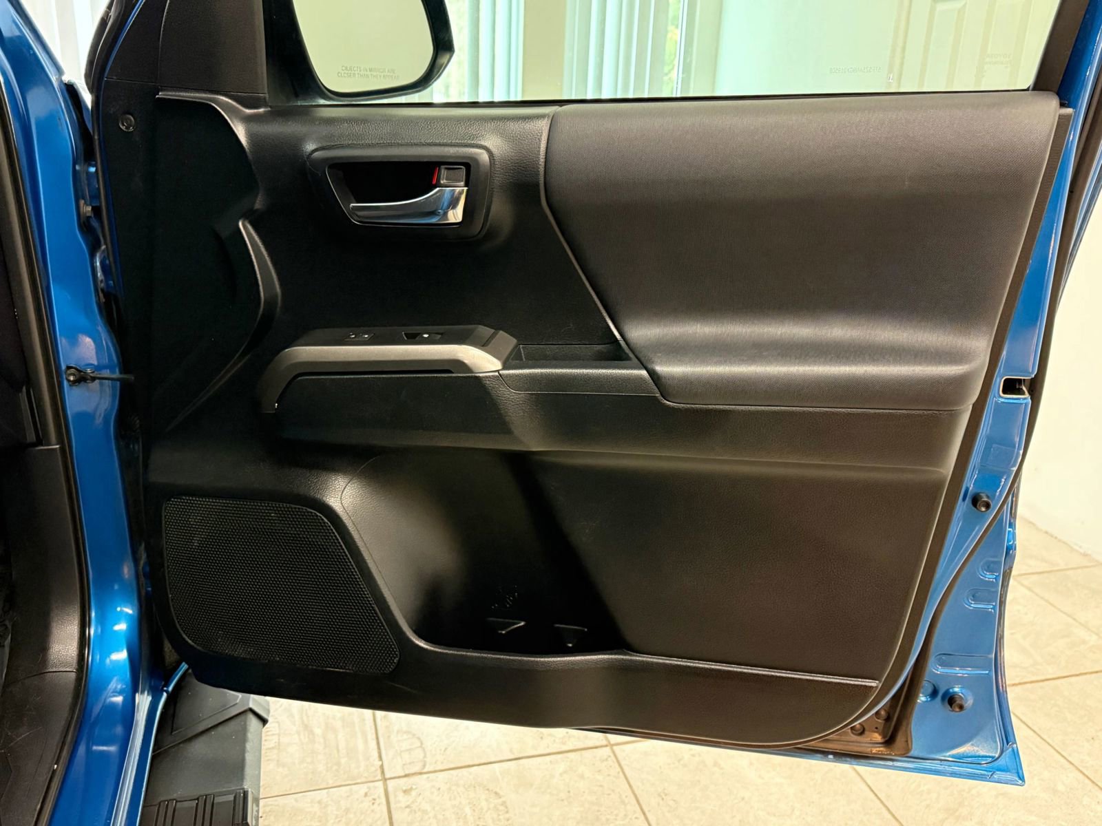 Used 2016 Toyota Tacoma TRD Off-Road w/ Towing Package image 22