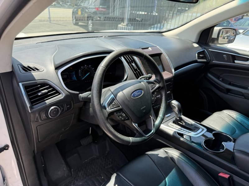 Used 2018 Ford Edge Titanium w/ Equipment Group 301A FWD image 13