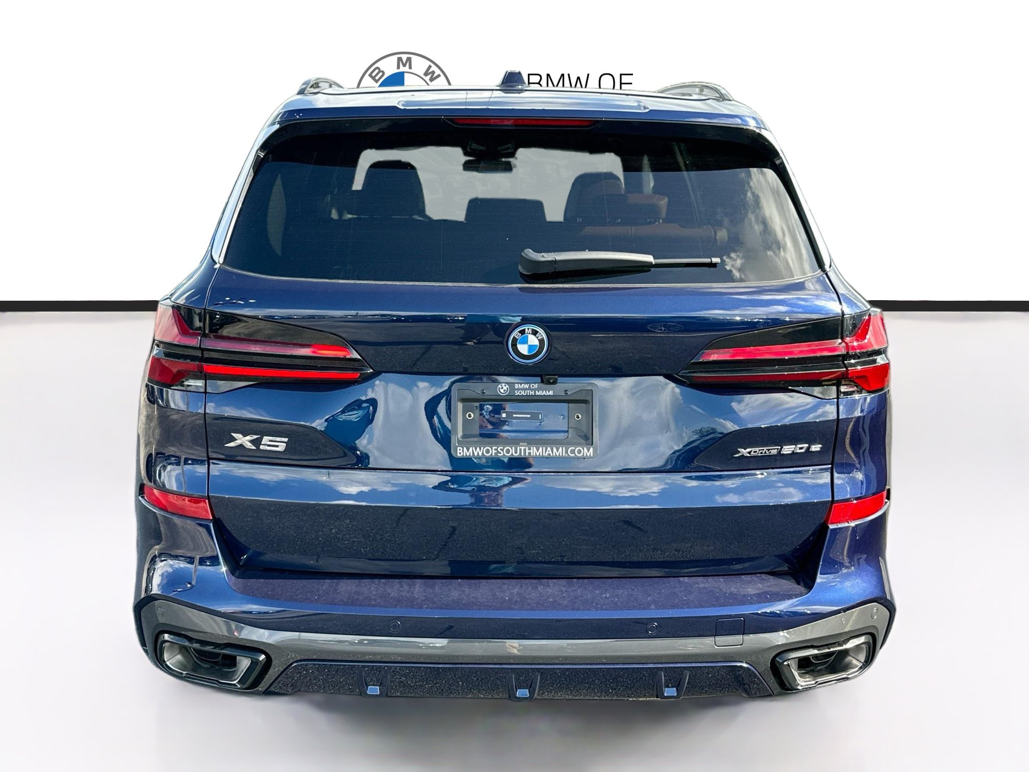 New 2026 BMW X5 xDrive50e w/ M Sport Package AWD/4WD image 5