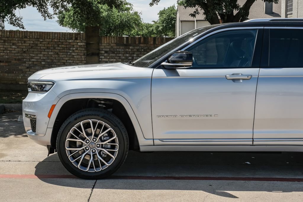 Used 2023 Jeep Grand Cherokee L Summit image 22