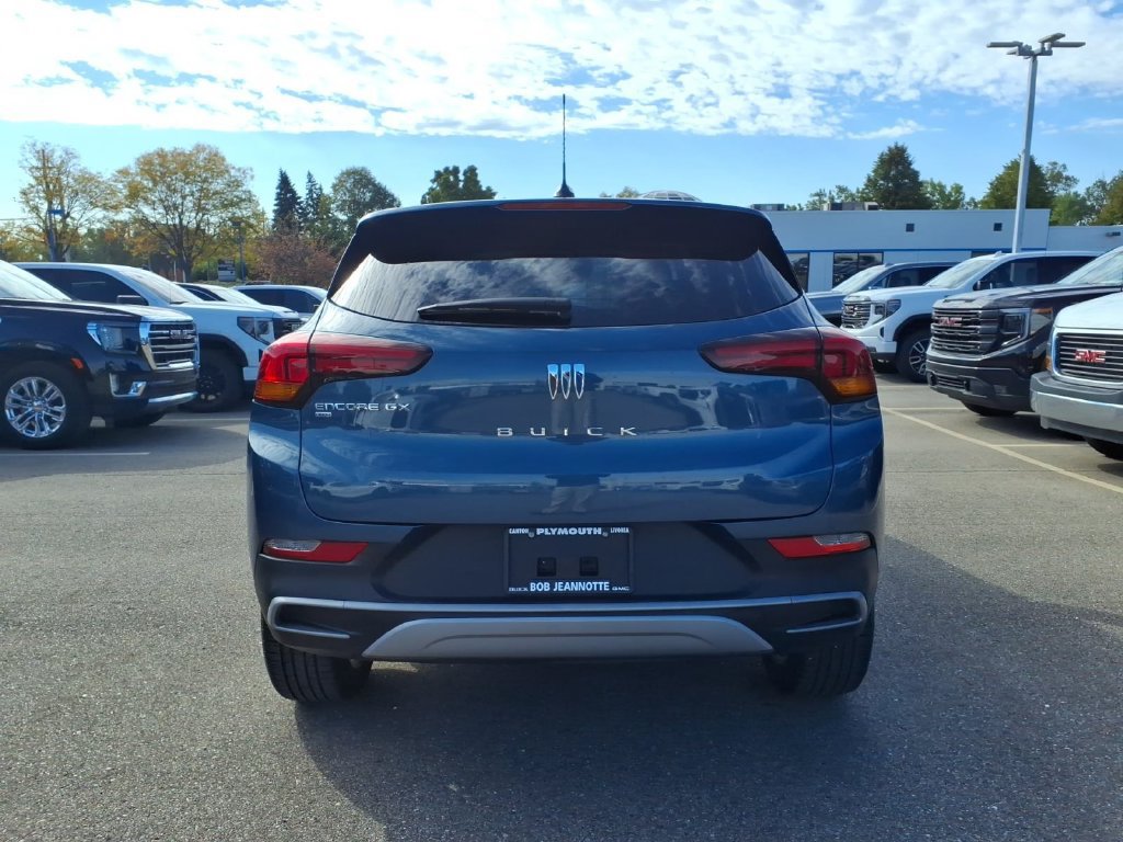 Used 2024 Buick Encore GX Preferred w/ Comfort Package AWD/4WD image 6