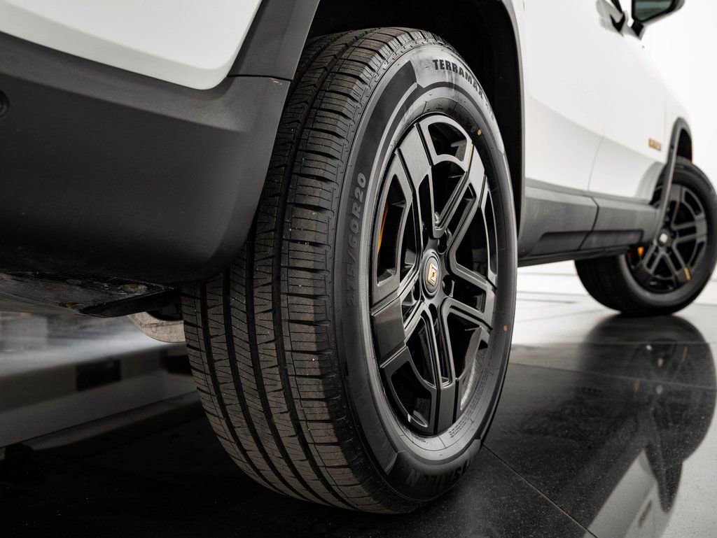 Used 2023 Rivian R1S Adventure image 51