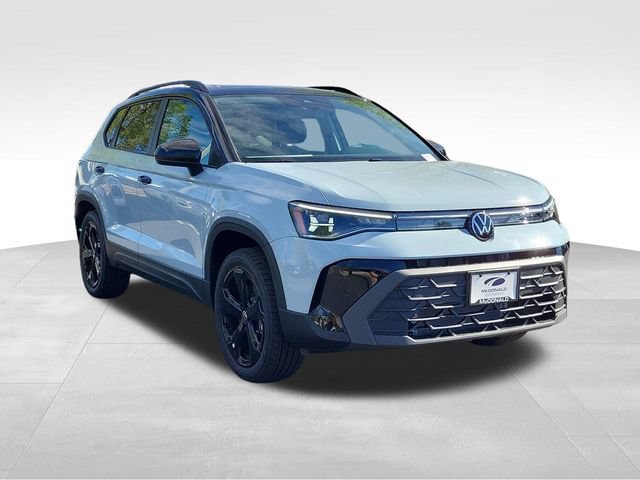 Used 2026 Volkswagen Taos SE AWD/4WD image 2