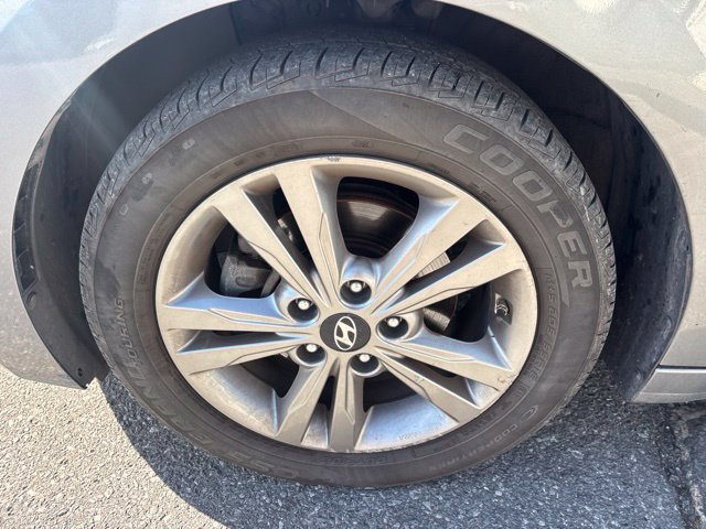 Used 2017 Hyundai Elantra SE FWD image 15