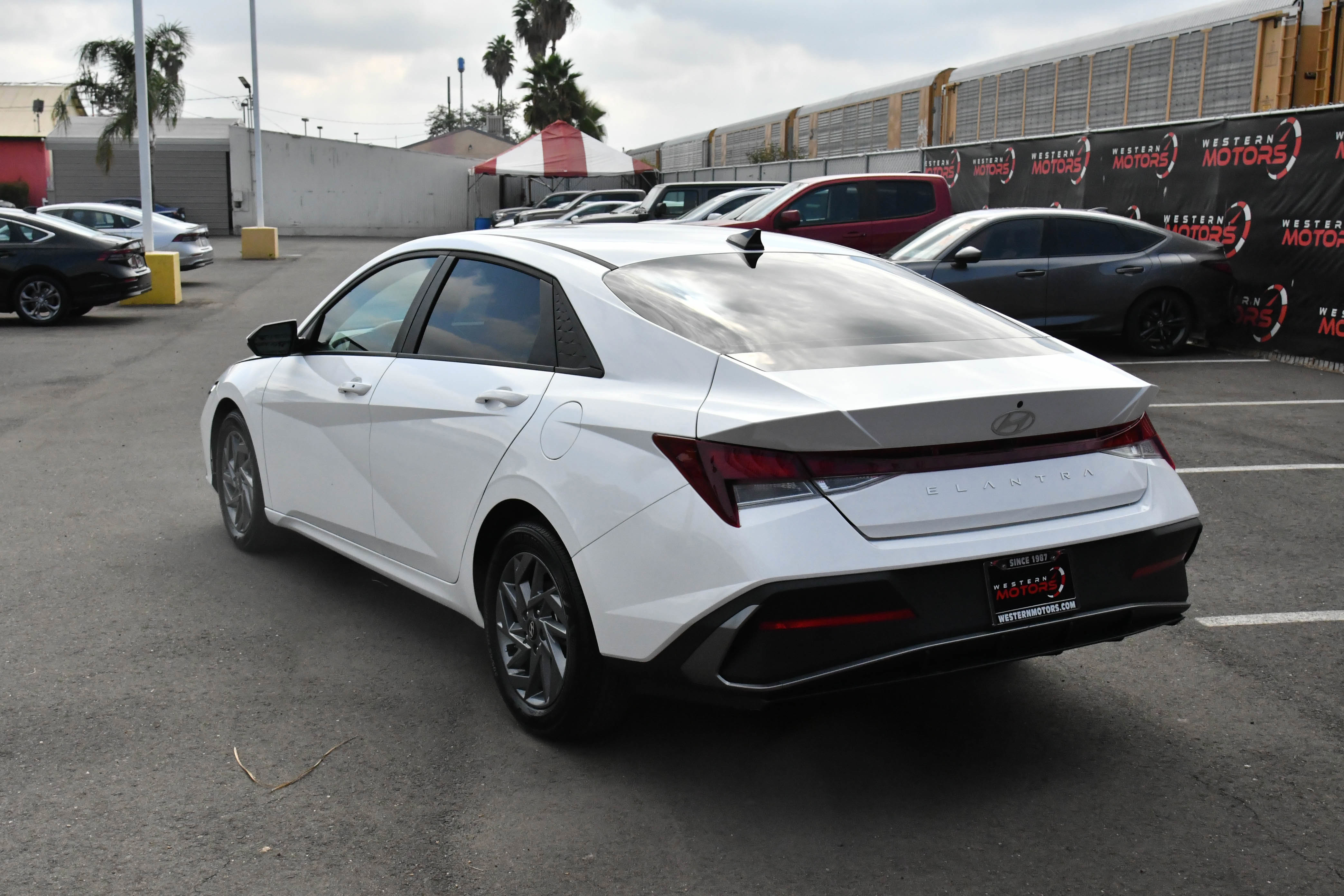 Used 2024 Hyundai Elantra SEL image 6
