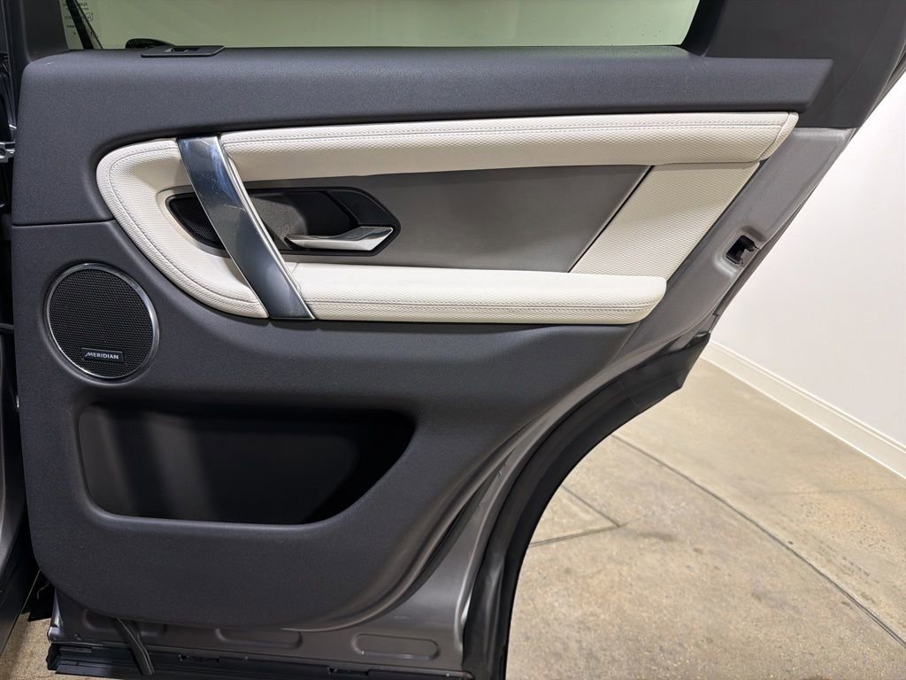 Used 2025 Land Rover Discovery Sport Dynamic SE image 26