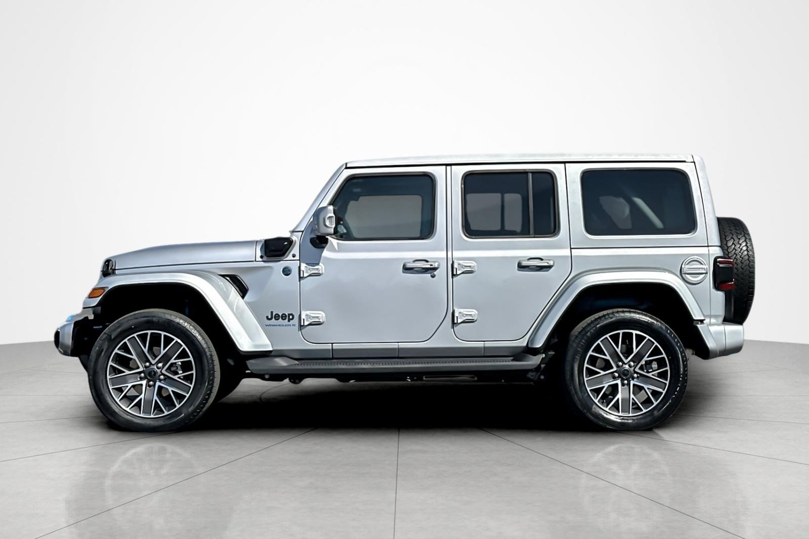 Used 2024 Jeep Wrangler High Altitude image 2