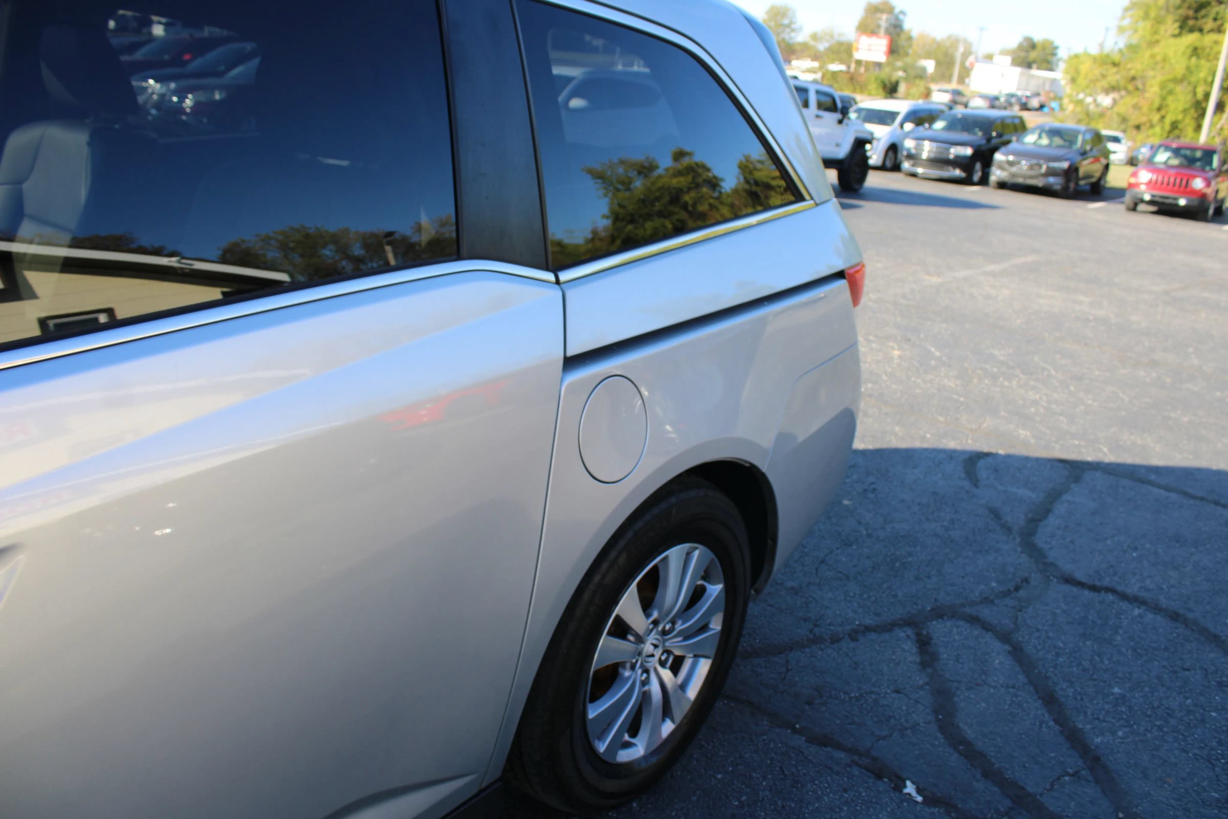 Used 2015 Honda Odyssey EX-L image 4