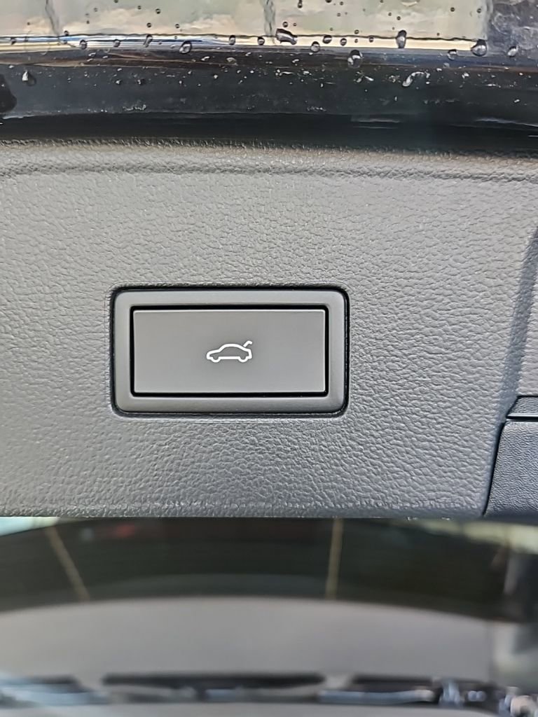 New 2026 Volkswagen Atlas SE image 22