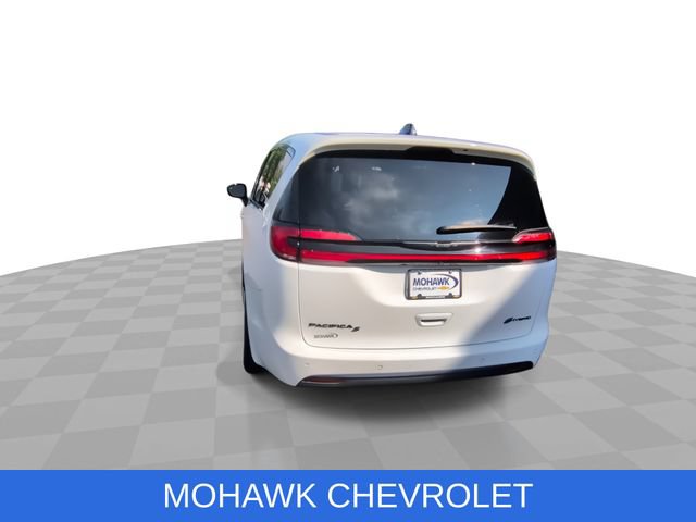 Used 2024 Chrysler Pacifica Limited FWD image 7
