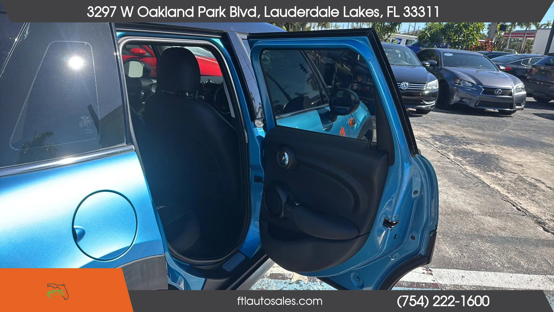 Used 2015 MINI Cooper 4-Door Hardtop image 32