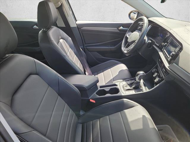 Used 2023 Volkswagen Jetta SE FWD image 12