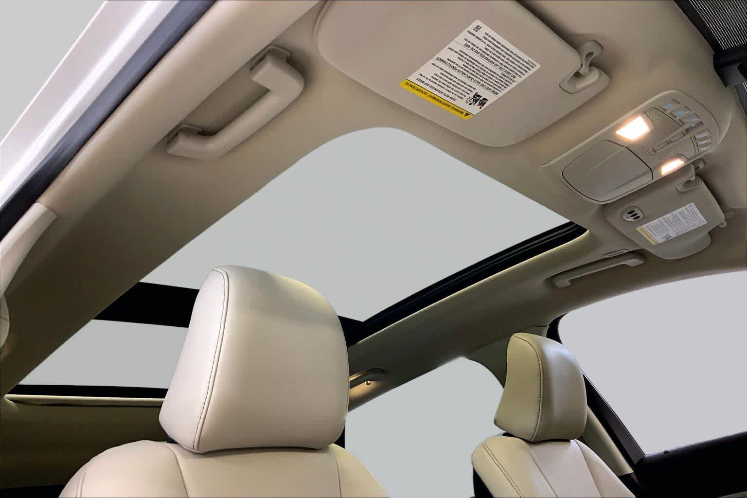 Used 2022 Ford Edge Titanium AWD/4WD image 13