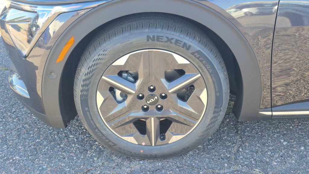 New 2025 Kia EV6 Light w/ Light LR Technology Package image 17