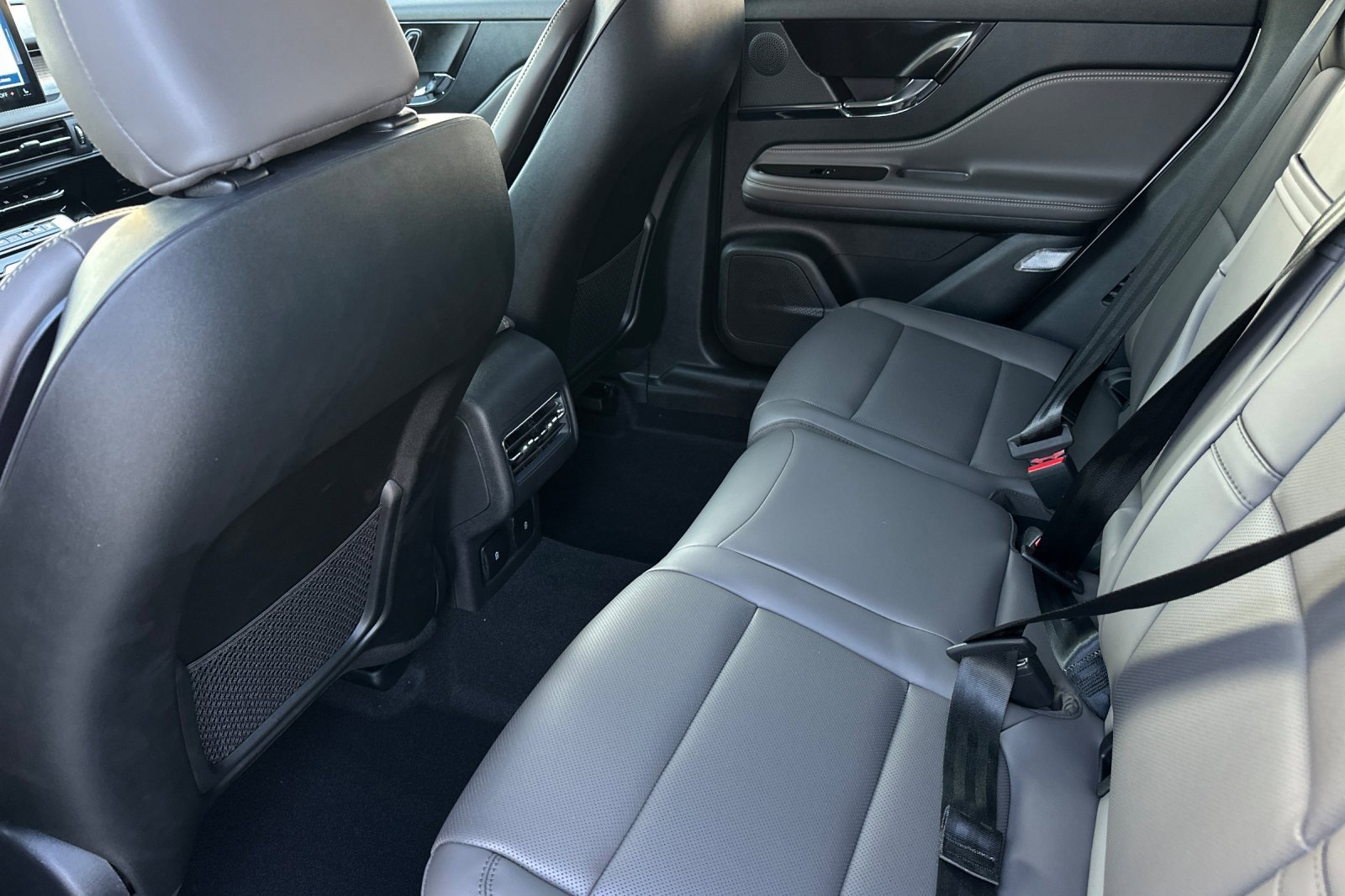 New 2025 Lincoln Corsair FWD w/ Equipment Group 101A image 11