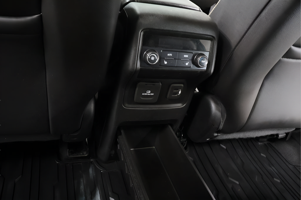 Used 2019 GMC Acadia Denali w/ Technology Package AWD/4WD image 26