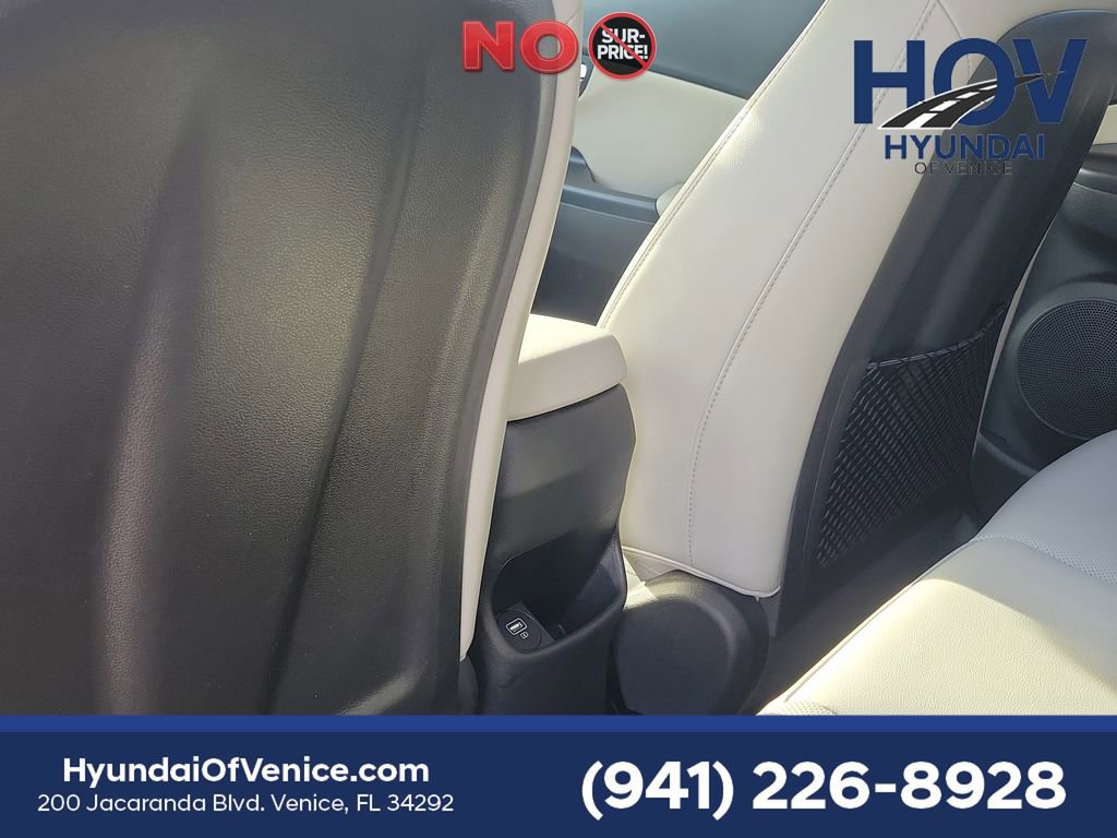 Certified 2022 Hyundai Kona Limited FWD image 17