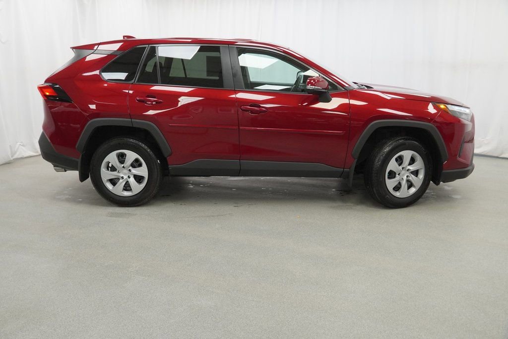 Used 2025 Toyota RAV4 LE image 9